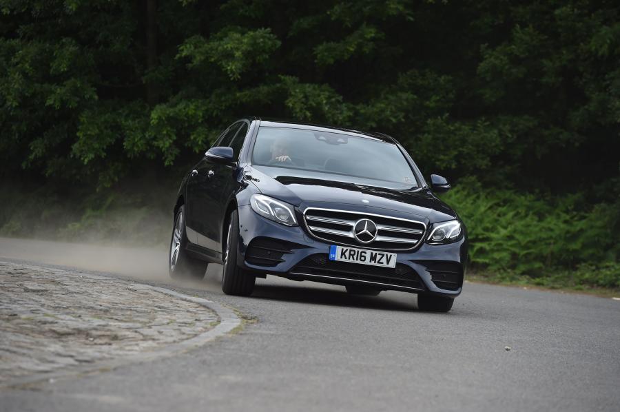  Mercedes-Benz E220 d AMG Line 2016 года  (UK) (фото 1 из 31)